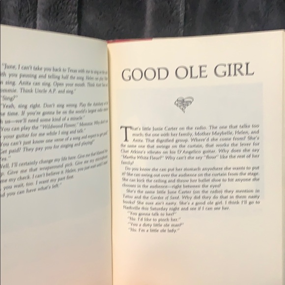 JUNE CARTER CASH SIGNED BOOK - Picture 6 of 16